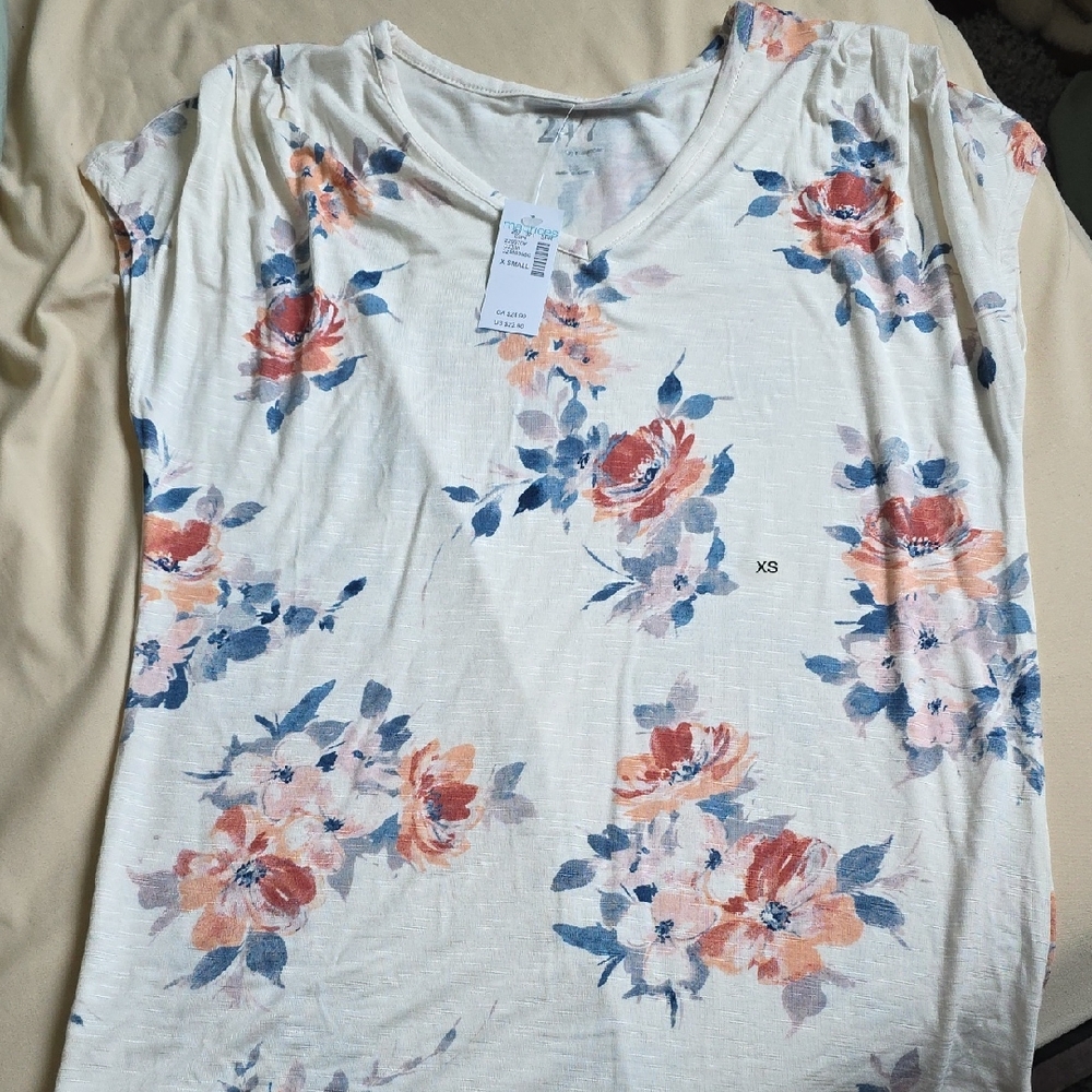 Floral Print V-Neck Women Top Nwt